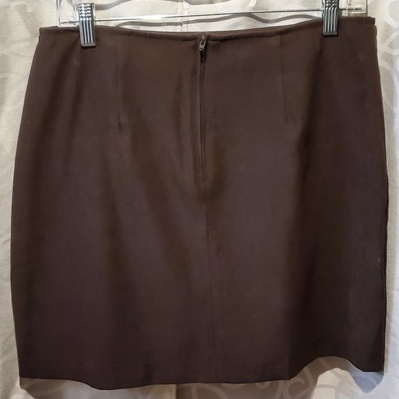 Soft Olive Skirt - Size 11 - Picture 3 of 5